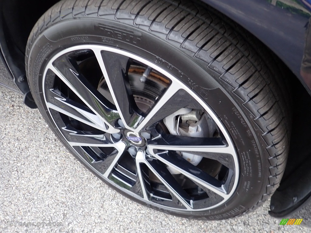 2017 Volvo V60 T5 AWD Wheel Photos