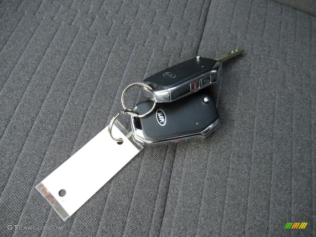2021 Kia Seltos S Turbo AWD Keys Photos