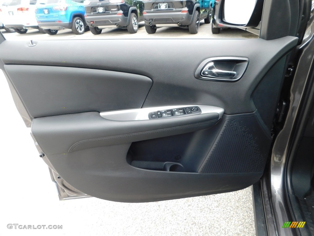 2020 Dodge Journey SE Value Door Panel Photos