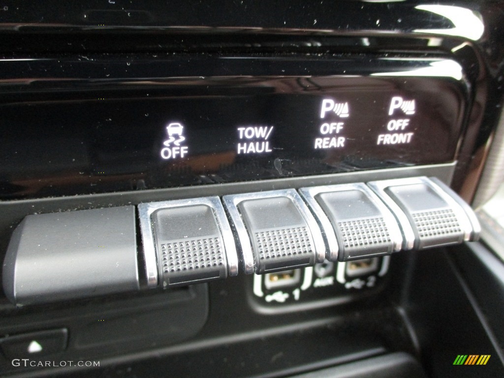 2019 1500 Long Horn Crew Cab 4x4 - Diamond Black Crystal Pearl / Black/New Saddle photo #28