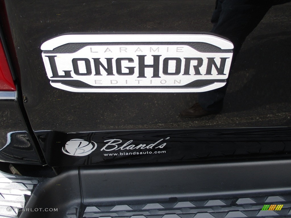 2019 1500 Long Horn Crew Cab 4x4 - Diamond Black Crystal Pearl / Black/New Saddle photo #42