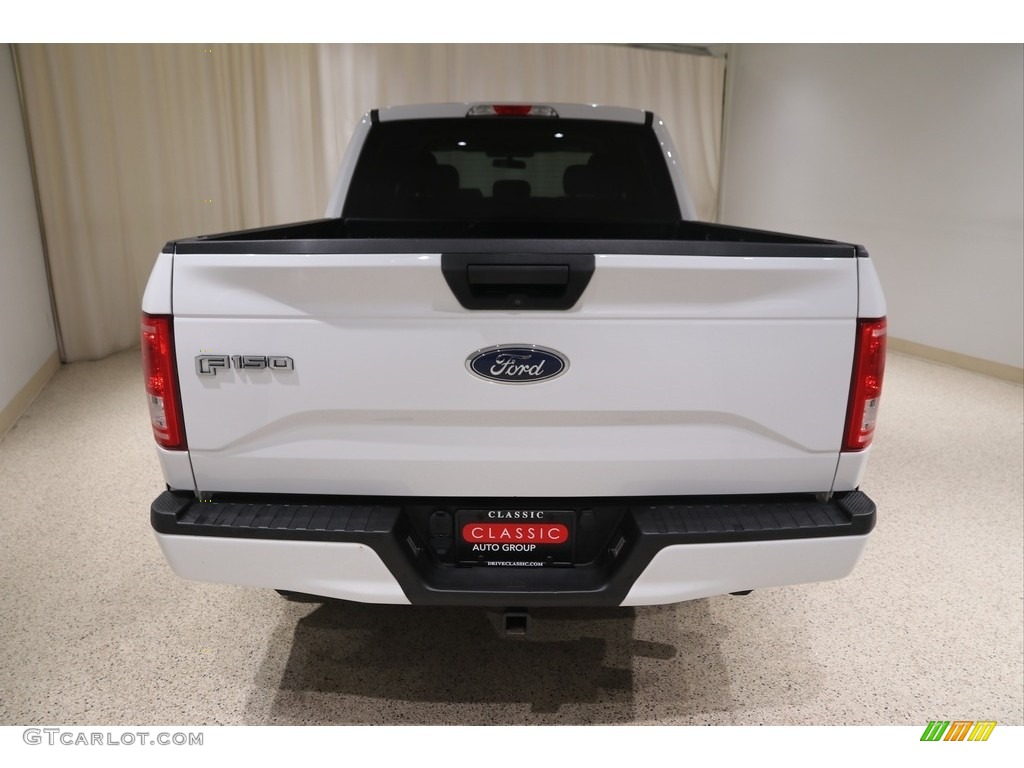 2017 F150 XL SuperCrew 4x4 - Oxford White / Earth Gray photo #4