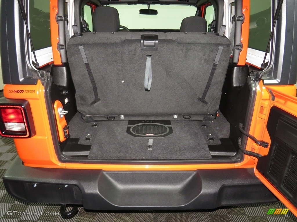 2019 Wrangler Sport 4x4 - Punk