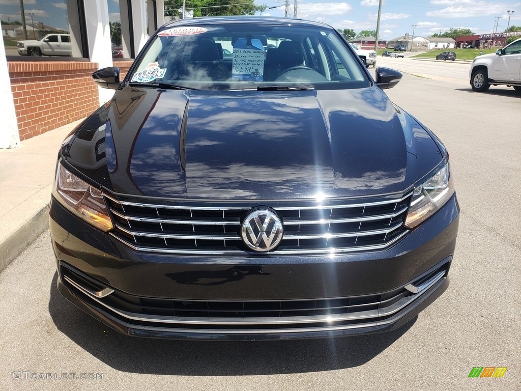 2019 Passat Wolfsburg - Deep Black Pearl / Titan Black photo #50