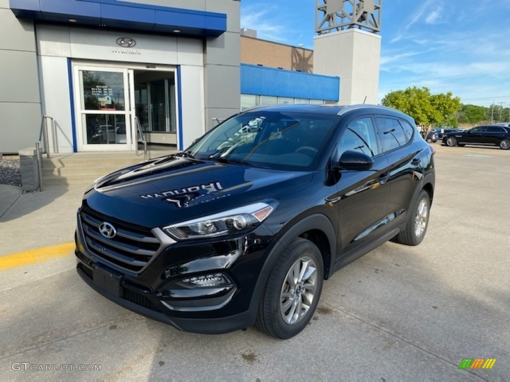 2016 Tucson SE - Ash Black / Black photo #1