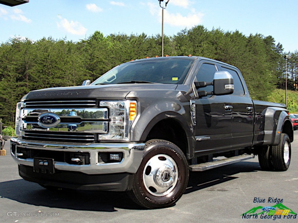 Magnetic Ford F350 Super Duty