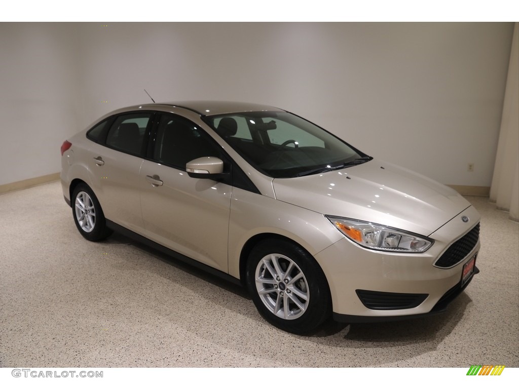 2017 Focus SE Sedan - White Gold / Charcoal Black photo #1