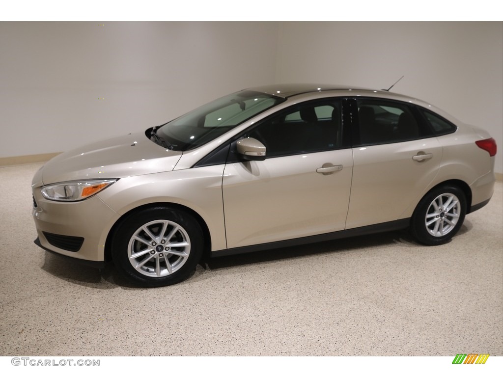 2017 Focus SE Sedan - White Gold / Charcoal Black photo #3