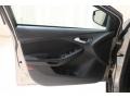 White Gold - Focus SE Sedan Photo No. 5