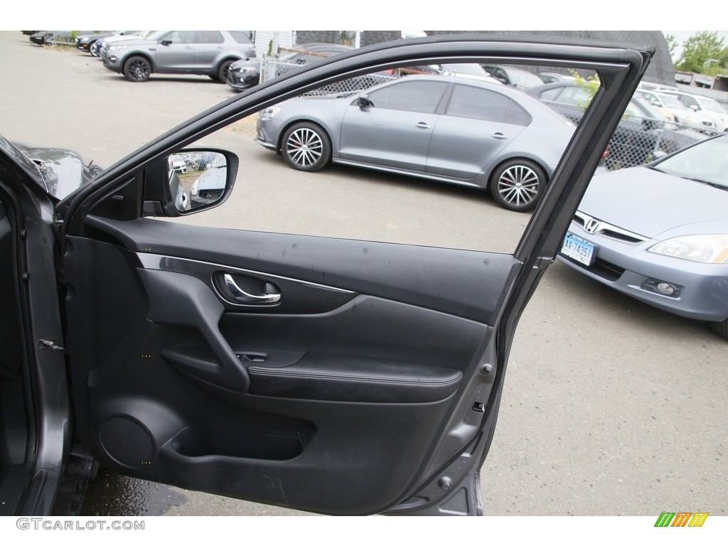 2017 Rogue SV AWD - Gun Metallic / Charcoal photo #17