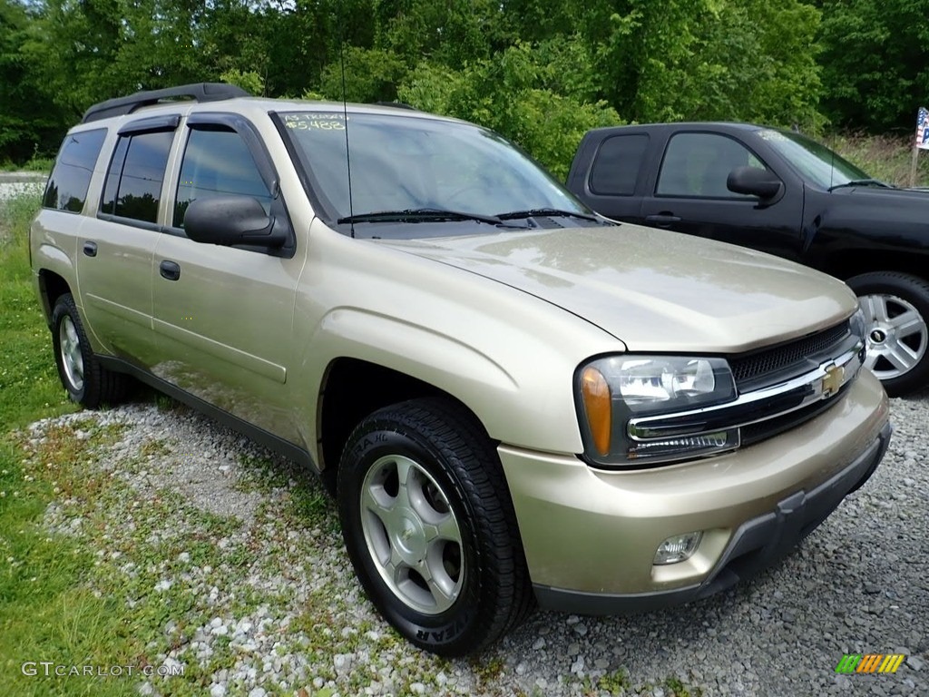 2006 TrailBlazer EXT LS 4x4 - Sandstone Metallic / Light Cashmere/Ebony photo #5