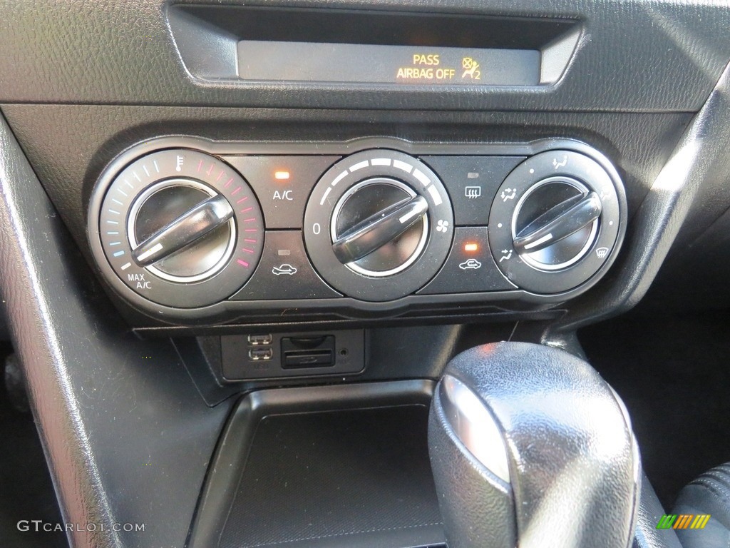 2015 Mazda MAZDA3 i Touring 4 Door Controls Photo #138224873