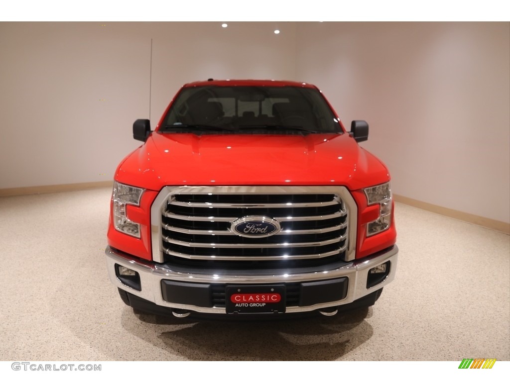 2017 F150 XLT SuperCrew 4x4 - Race Red / Earth Gray photo #2