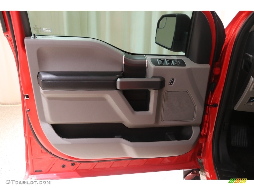 2017 F150 XLT SuperCrew 4x4 - Race Red / Earth Gray photo #5