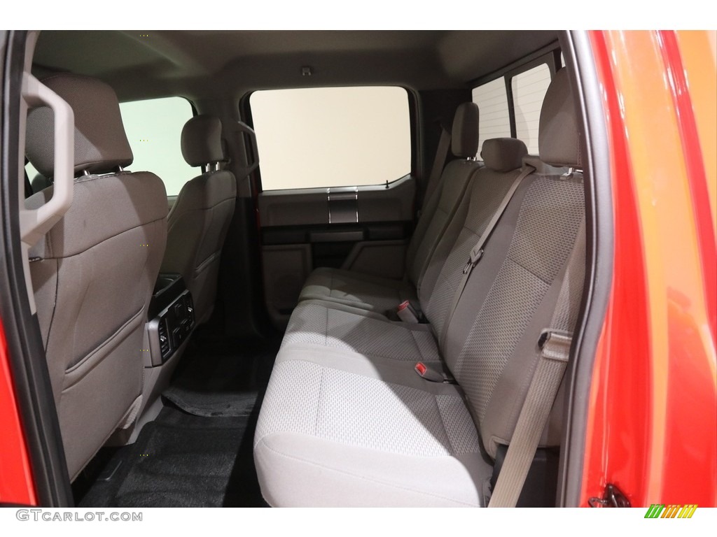 2017 F150 XLT SuperCrew 4x4 - Race Red / Earth Gray photo #18