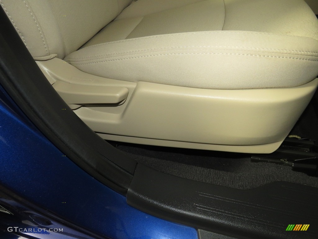 2017 Legacy 2.5i Premium - Lapis Blue Pearl / Warm Ivory photo #25
