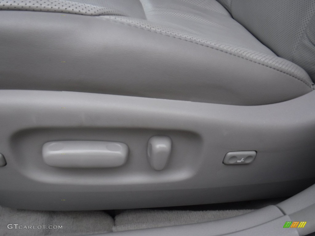 2011 Avalon Limited - Magnetic Gray Metallic / Light Gray photo #21