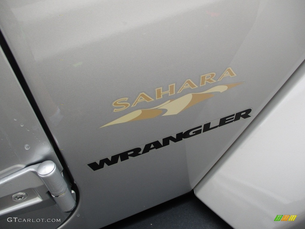 2010 Wrangler Sahara 4x4 - Bright Silver Metallic / Dark Slate Gray/Medium Slate Gray photo #7
