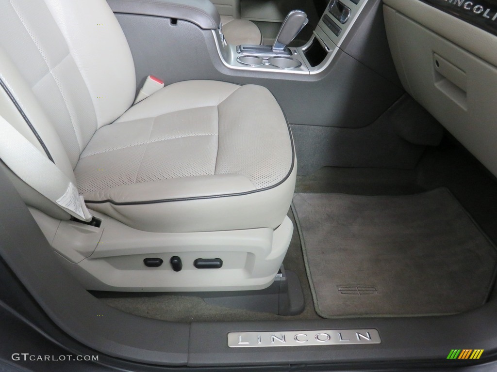 2009 MKX  - Sterling Grey Metallic / Medium Light Stone photo #39