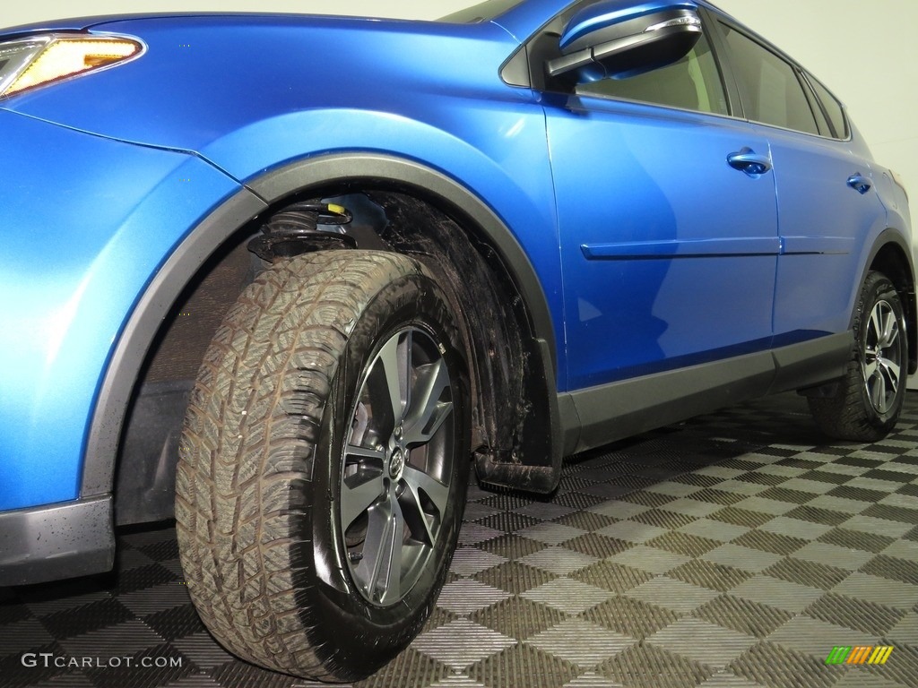 2017 RAV4 XLE - Electric Storm Metallic / Black photo #8
