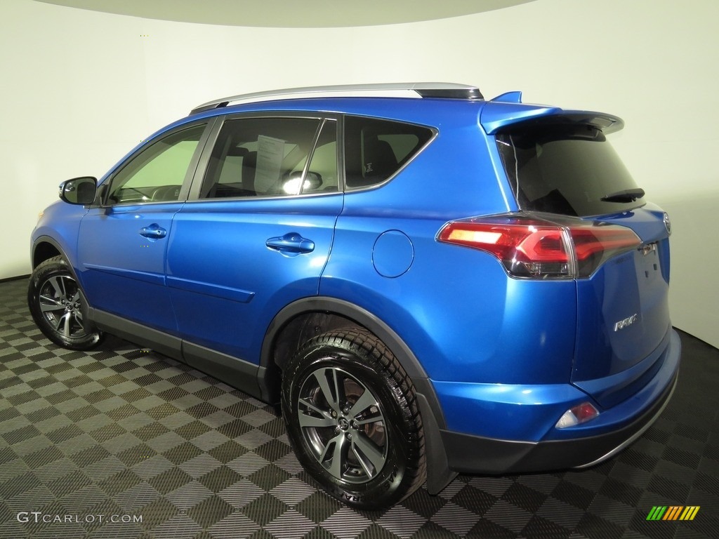 2017 RAV4 XLE - Electric Storm Metallic / Black photo #9