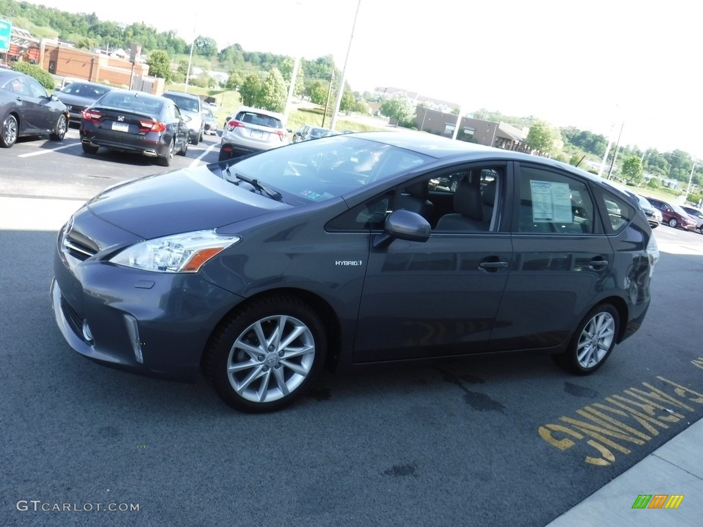 2014 Prius v Five - Magnetic Gray Metallic / Dark Gray photo #6