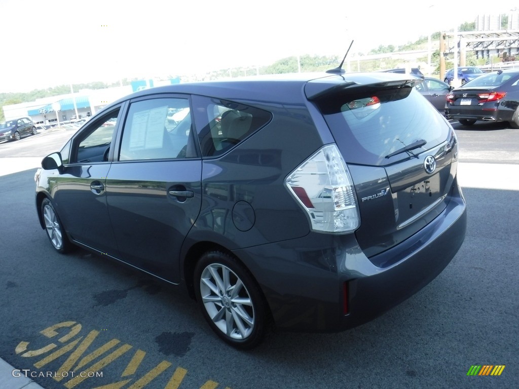 2014 Prius v Five - Magnetic Gray Metallic / Dark Gray photo #7