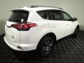 Super White - RAV4 LE Photo No. 15