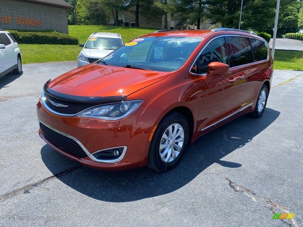 2018 Pacifica Touring L Plus - Copper Pearl / Black/Alloy photo #2
