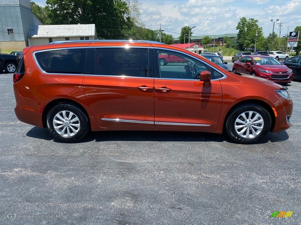 2018 Pacifica Touring L Plus - Copper Pearl / Black/Alloy photo #5