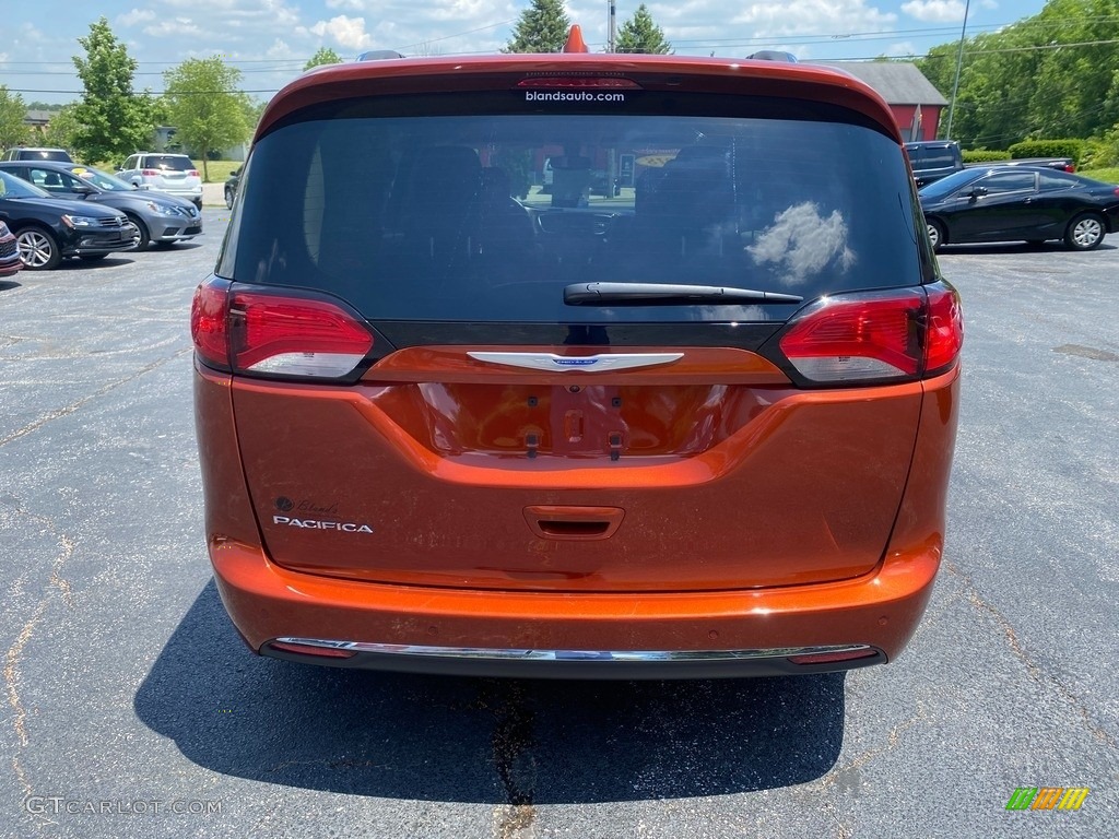 2018 Pacifica Touring L Plus - Copper Pearl / Black/Alloy photo #7