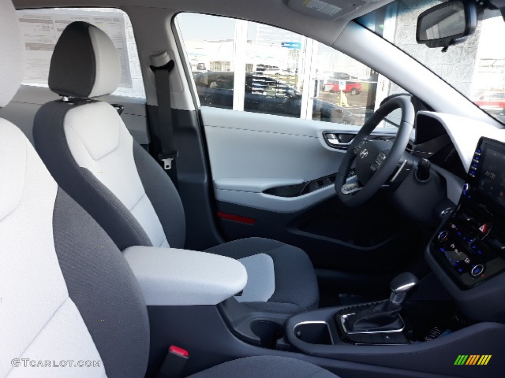 Gray Interior 2020 Hyundai Ioniq Hybrid SE Photo #138239194