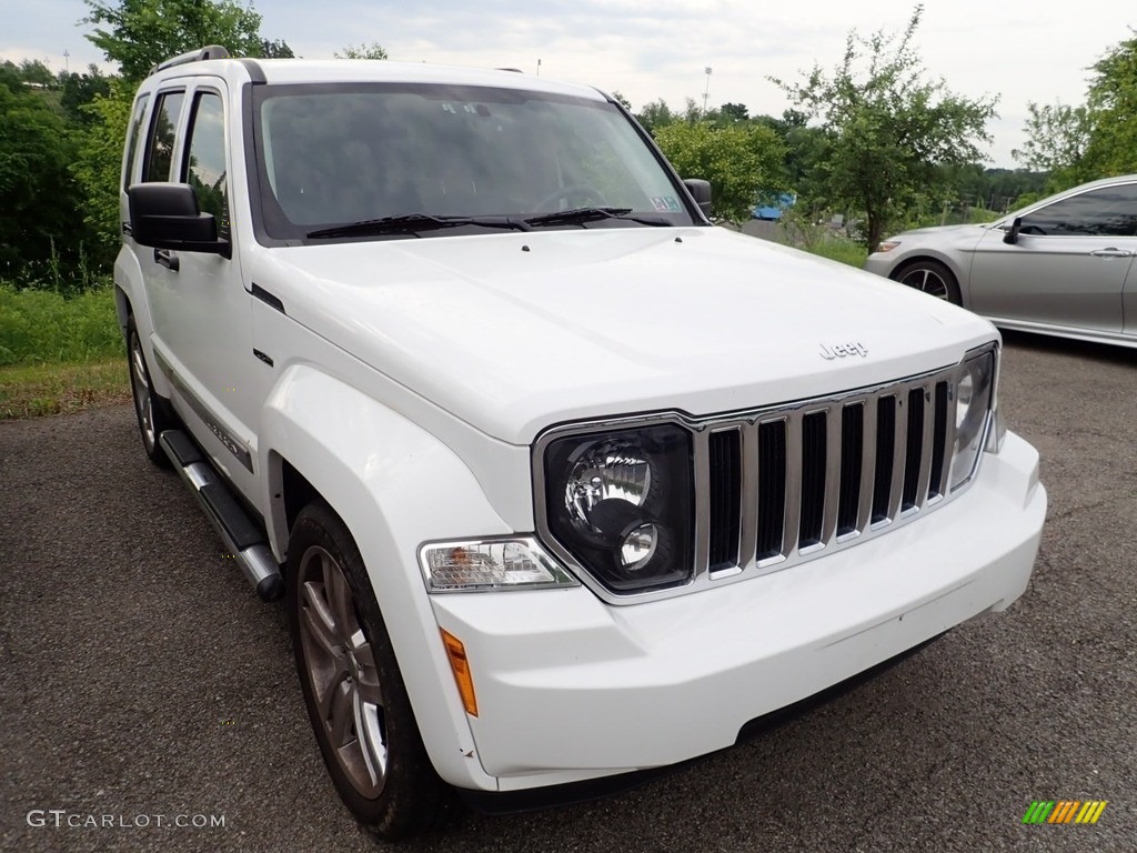 2012 Liberty Jet 4x4 - Bright White / Dark Slate Gray photo #5