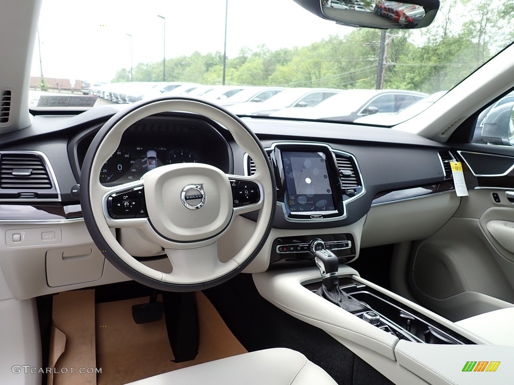 2018 Volvo XC90 T5 AWD Front Seat Photo #138242432