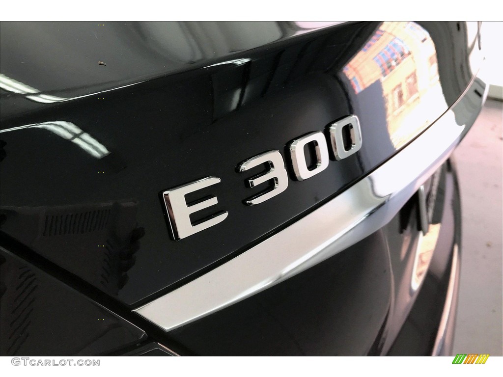 2017 E 300 4Matic Sedan - Piedmont Green Metallic / Black photo #27