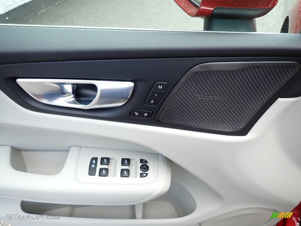 2020 Volvo XC60 T6 AWD Momentum Blonde Door Panel Photo #138242984