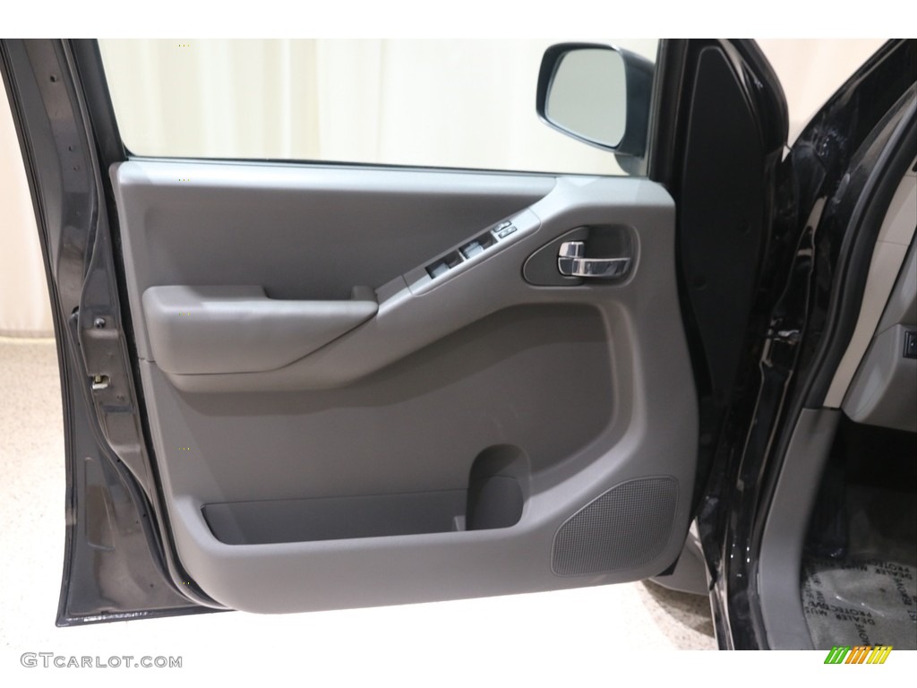 2012 Frontier SV Crew Cab 4x4 - Super Black / Steel photo #5