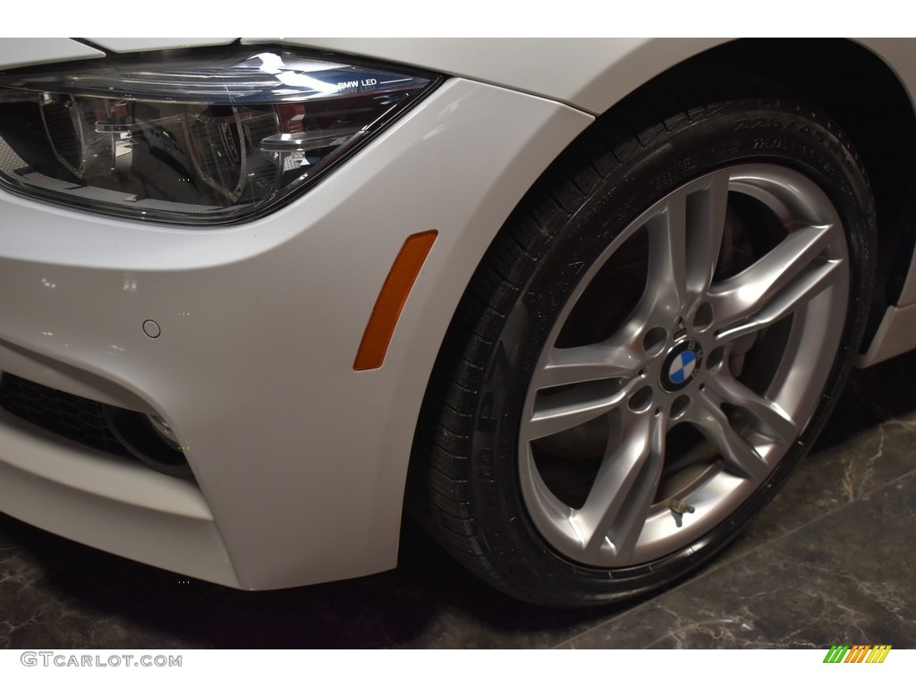 2017 3 Series 330i xDrive Sedan - Alpine White / Coral Red photo #5