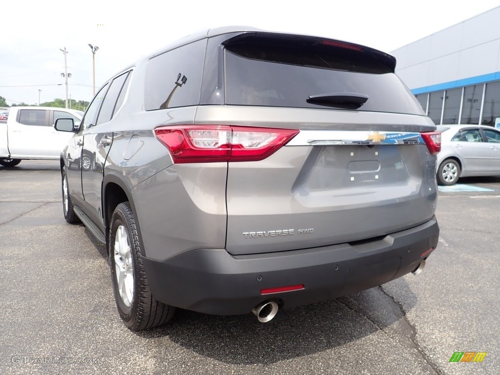 2018 Traverse LT AWD - Pepperdust Metallic / Dark Atmosphere/Medium Ash Gray photo #5
