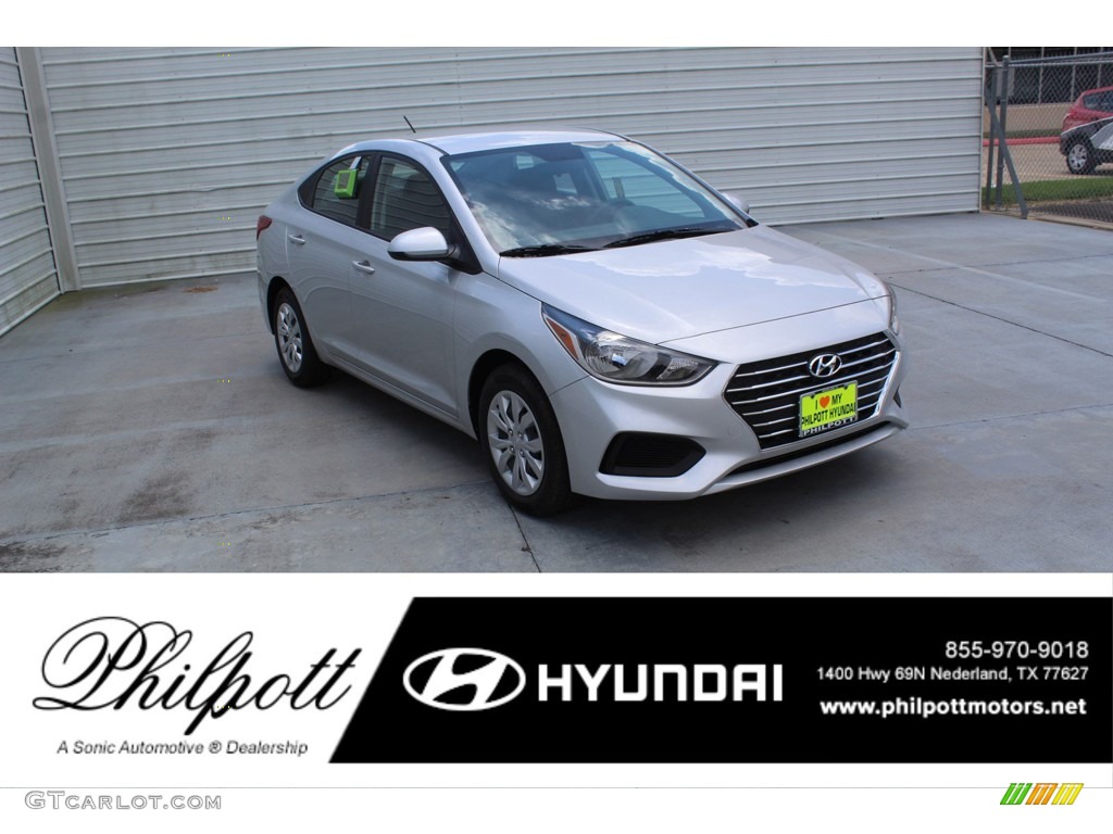 2020 Accent SE - Olympus Silver / Black photo #1