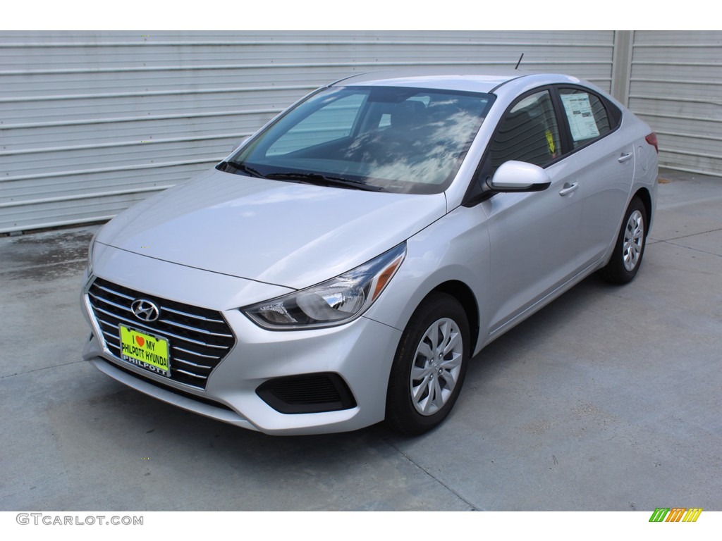 2020 Accent SE - Olympus Silver / Black photo #4