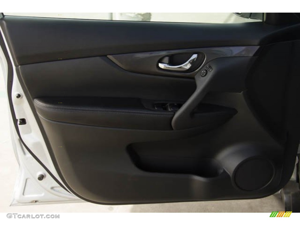 2017 Nissan Rogue S Charcoal Door Panel Photo #138251954