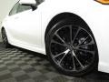 Super White - Camry SE Photo No. 3