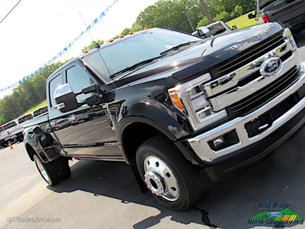 2019 F450 Super Duty King Ranch Crew Cab 4x4 - Agate Black / King Ranch Java photo #36