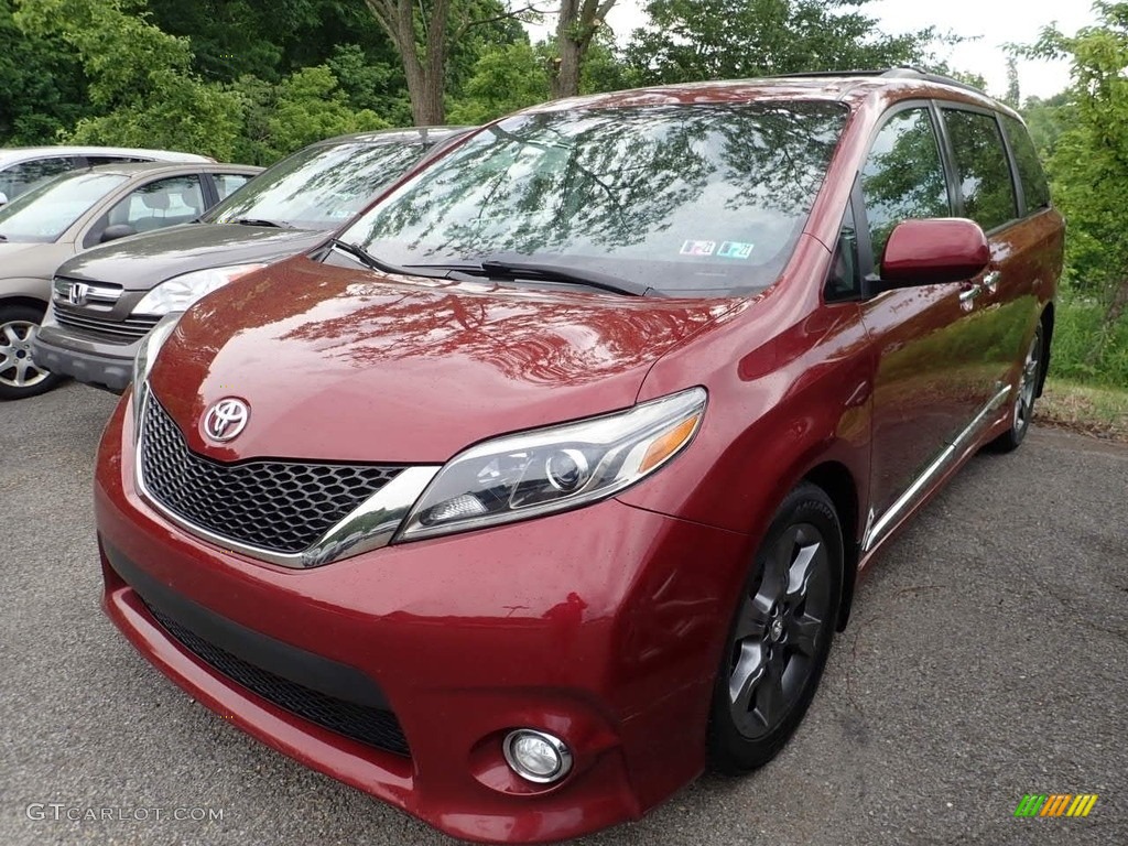 2016 Sienna L - Salsa Red Pearl / Black photo #1