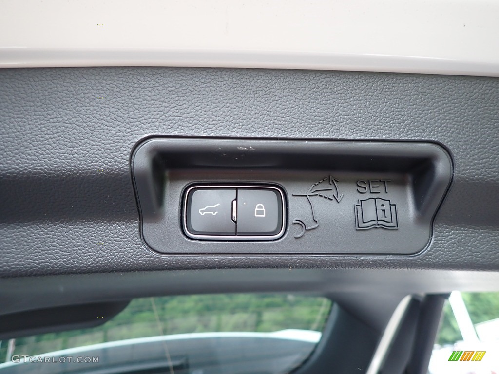 2020 Explorer XLT 4WD - Oxford White / Sandstone photo #5