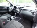 Dashboard of 2016 Rogue SV