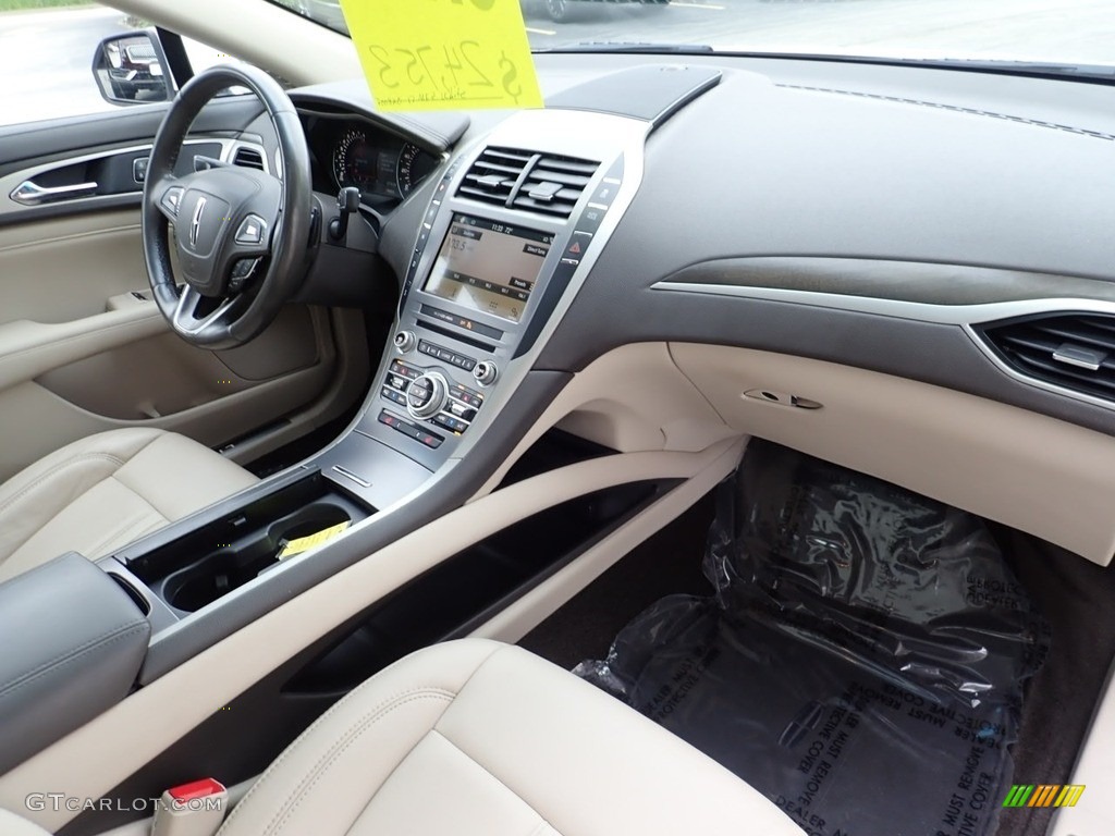 2017 Lincoln MKZ Select AWD Dashboard Photos