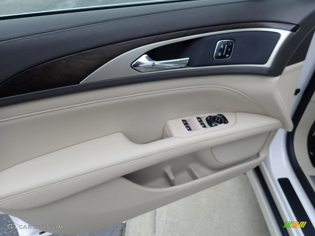 2017 Lincoln MKZ Select AWD Cappuccino Door Panel Photo #138257580