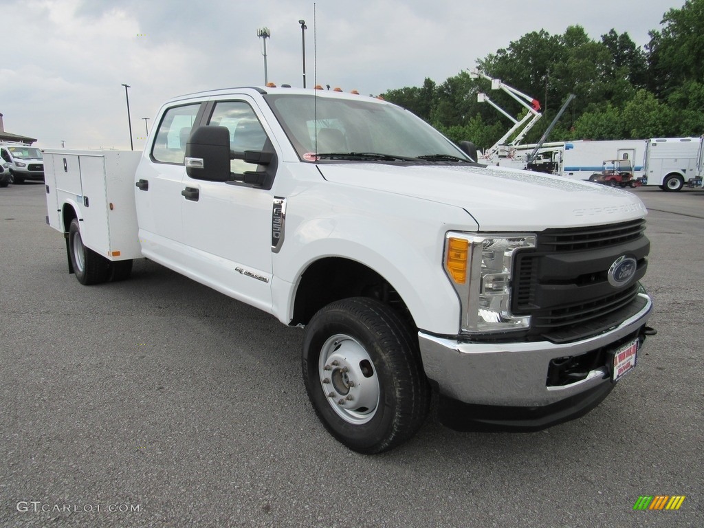 2017 F350 Super Duty XL Crew Cab 4x4 Chassis - Oxford White / Medium Earth Gray photo #1